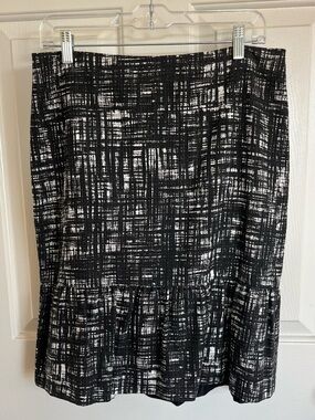 Ann Taylor Black & White Patterned Ruffle-Hem Skirt